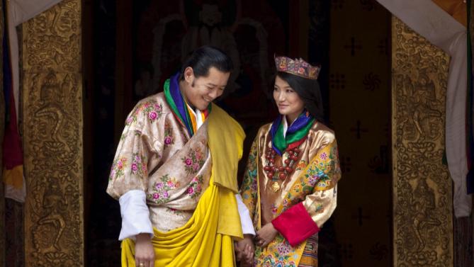 bhutansqueengivesbirthtoababyboy